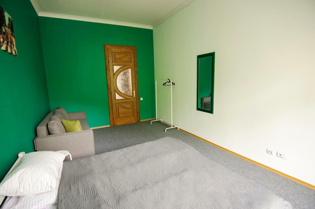 Friends Hostel Lviv Rustaveli Str Exterior foto